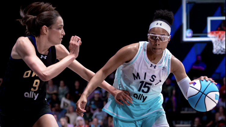 Gray’s Career Night Powers Mist BC to 79-65 Win over Lunar Owls BC