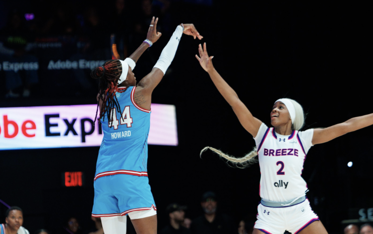 First-Half Surge Pushes Vinyl BC to 81-66 Victory over Breeze BC